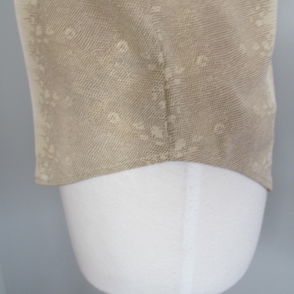 Equipment Femme 100% Silk Animal Print Buttons Up Blouse Women's Size Small - Picture 8 of 13
